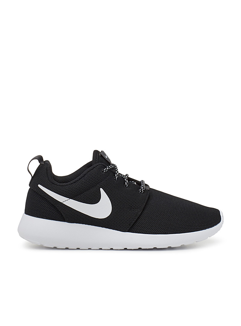 roshe run grise et blanche femme